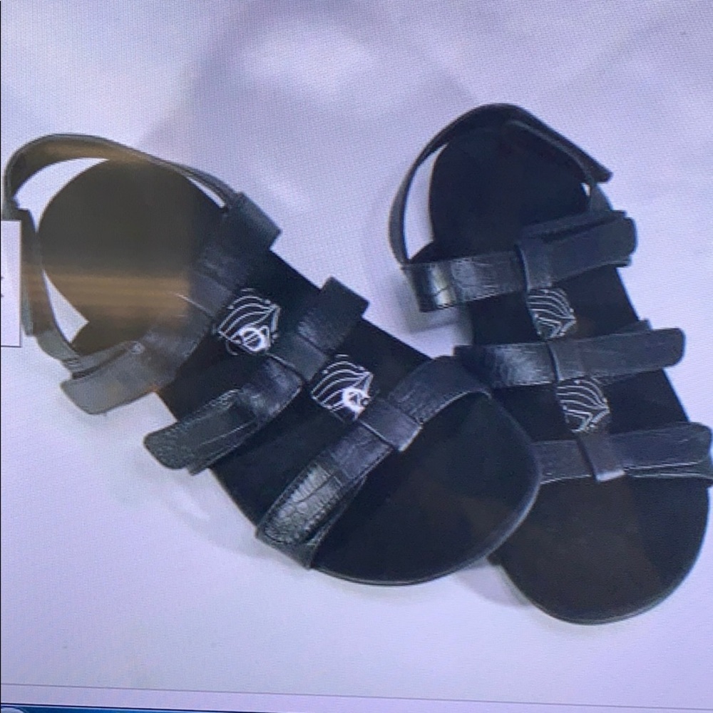 Vionic Amber sandals  size 8 Black